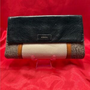 Fossil Black and Cream Wallet